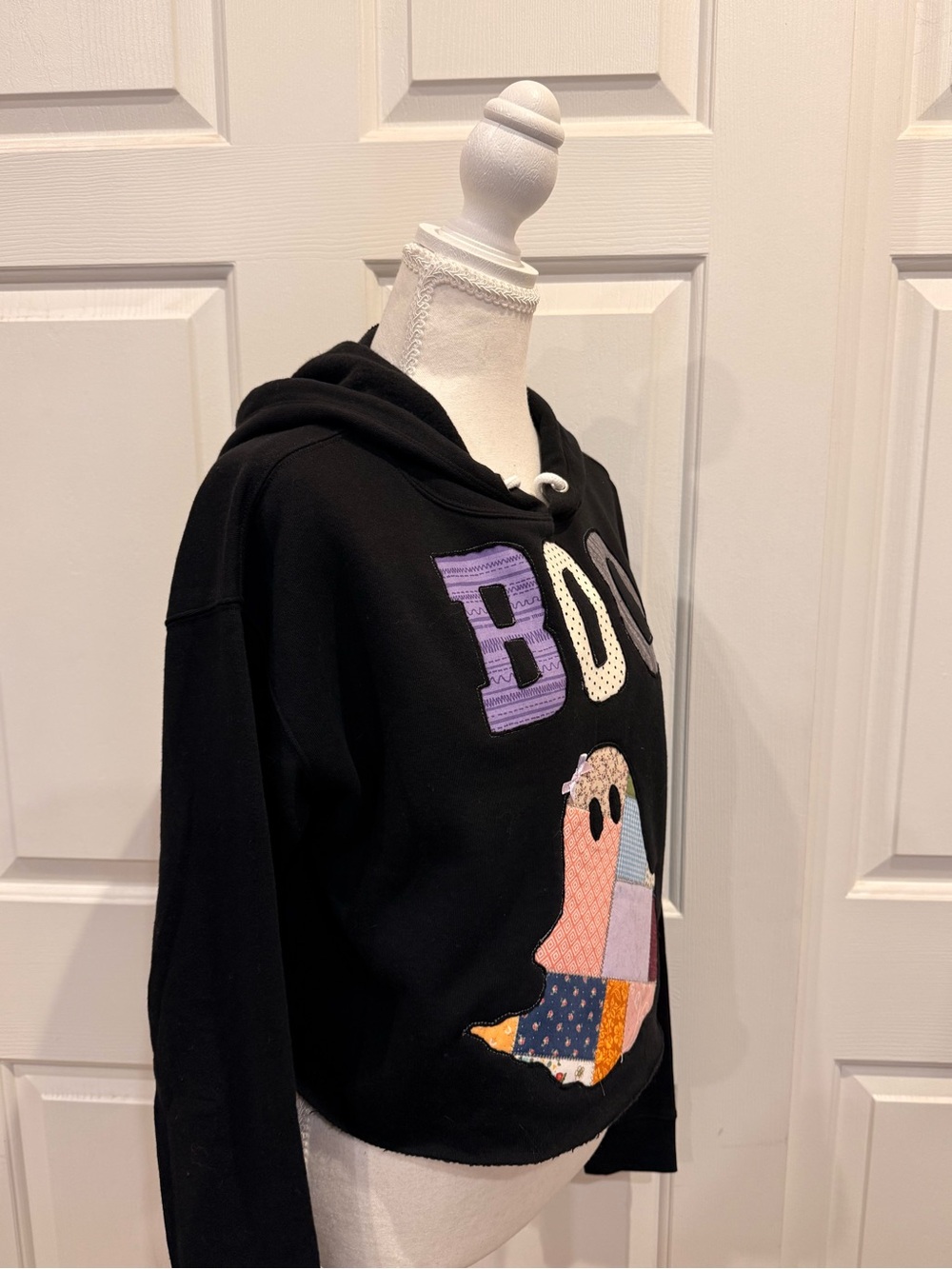 OOAK Halloween Ghost Patchwork Appliqué Cropped Hoodie NWT S - Picture 11 of 11
